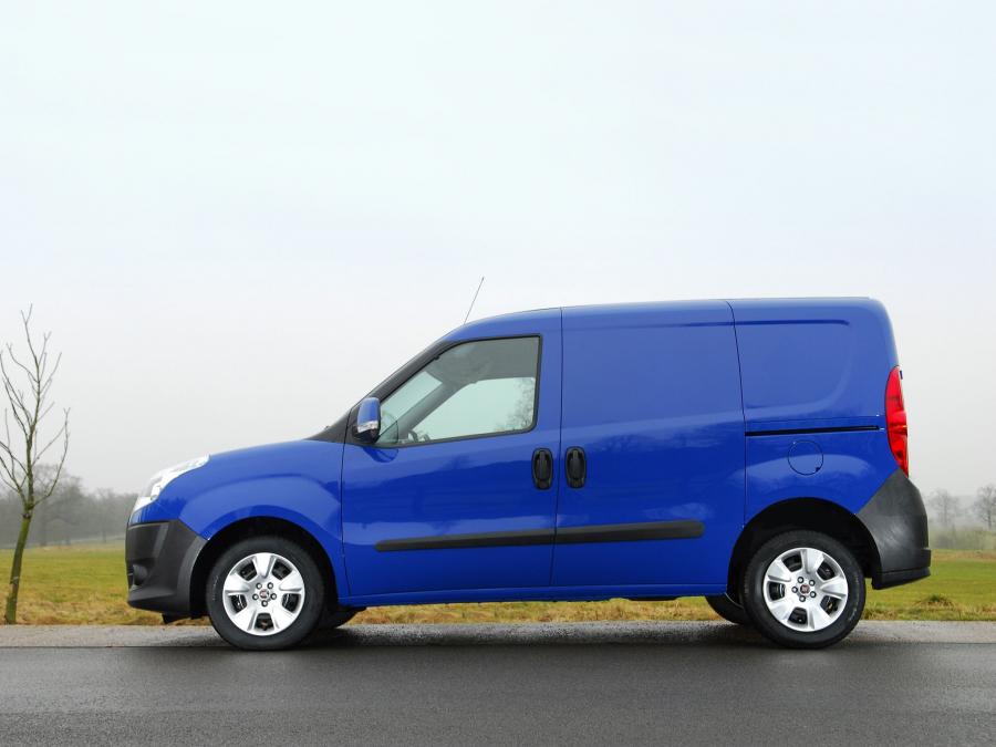  Fiat Doblo Cargo 2010 года  (UK) (фото 5 из 9)